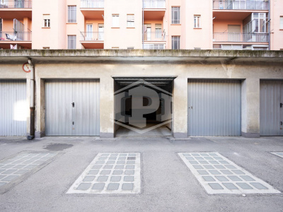 Box auto in Via San Secondo (TO)