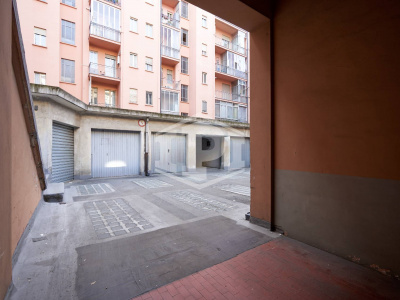 Box auto in Via San Secondo (TO)