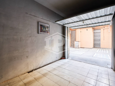 Box auto in Via San Secondo (TO)