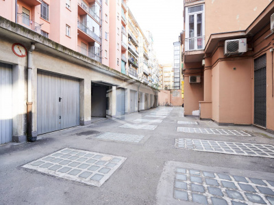 Box auto in Via San Secondo (TO)