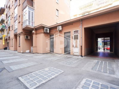 Box auto in Via San Secondo (TO)