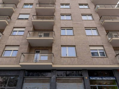 Negozi in Corso Corsica (TO)