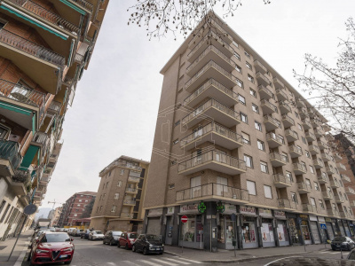 Negozi in Corso Corsica (TO)