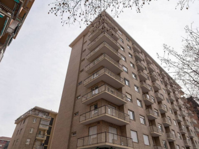 Negozi in Corso Corsica (TO)