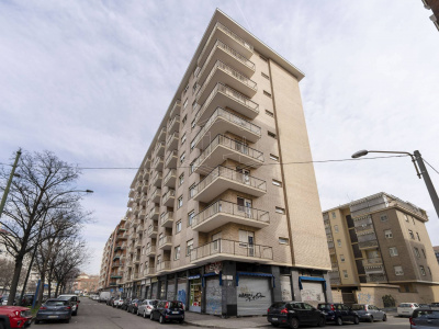 Negozi in Corso Corsica (TO)