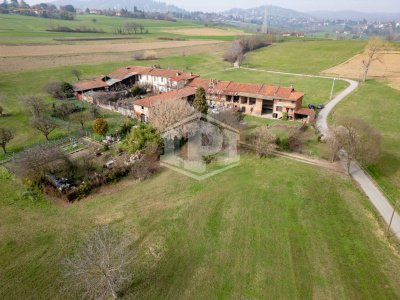 Cascinale con terreno in Strada della Moglia, Chieri (TO)