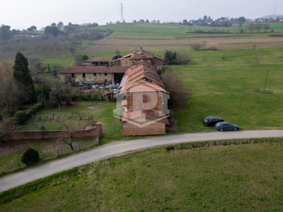 Cascinale con terreno in Strada della Moglia, Chieri (TO)