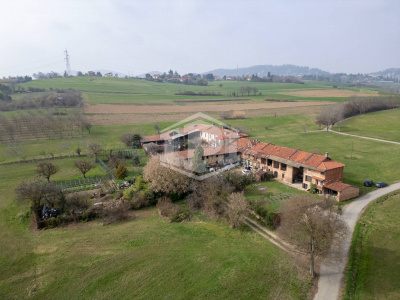 Cascinale con terreno in Strada della Moglia, Chieri (TO)