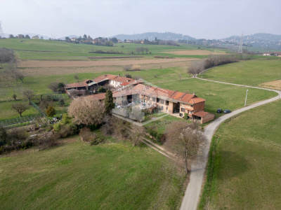 Cascinale con terreno in Strada della Moglia, Chieri (TO)