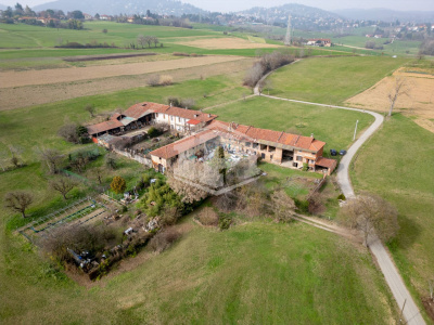 Cascinale con terreno in Strada della Moglia, Chieri (TO)