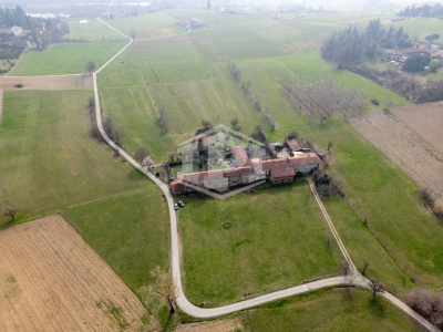 Cascinale con terreno in Strada della Moglia, Chieri (TO)