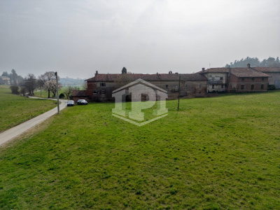 Cascinale con terreno in Strada della Moglia, Chieri (TO)