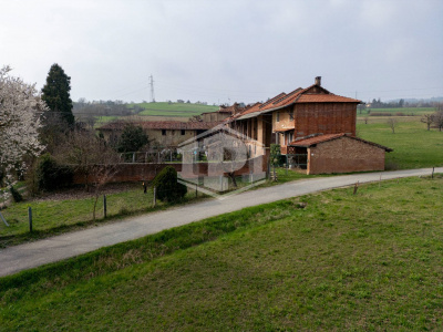 Cascinale con terreno in Strada della Moglia, Chieri (TO)