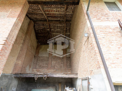 Cascinale con terreno in Strada della Moglia, Chieri (TO)