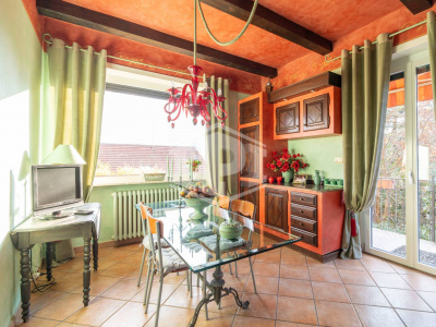 Porzione di bifamiliare con giardino in Via Bessaneisa, Rivoli (TO)