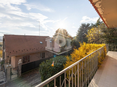 Porzione di bifamiliare con giardino in Via Bessaneisa, Rivoli (TO)