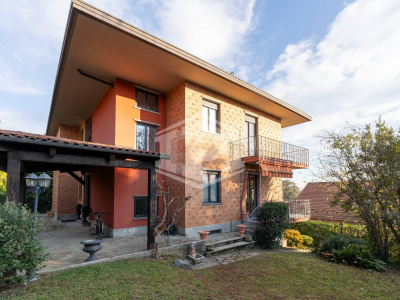 Porzione di bifamiliare con giardino in Via Bessaneisa, Rivoli (TO)
