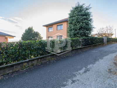 Appartamento con giardino in Via Bessaneisa, Rivoli (TO)