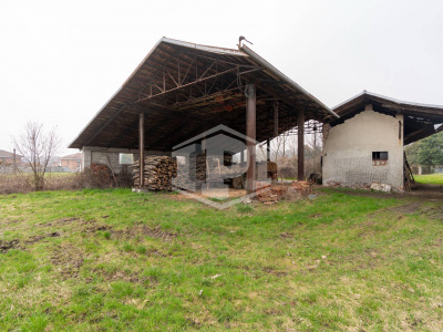 Cascinale con terreno in Loc. Vastalla, Ciriè (TO)