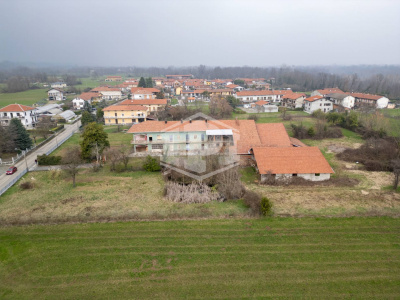 Cascinale con terreno in Loc. Vastalla, Ciriè (TO)