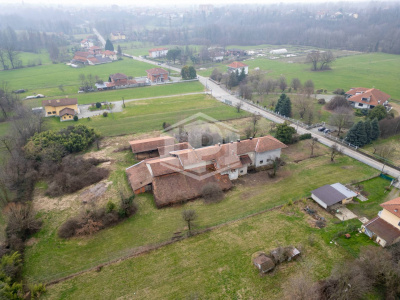 Cascinale con terreno in Loc. Vastalla, Ciriè (TO)