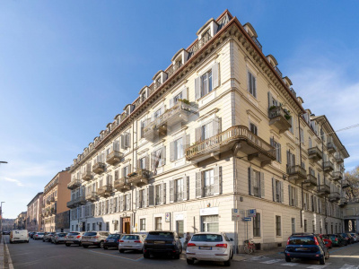 Pentalocale in Via Vittorio Amedeo II (TO)