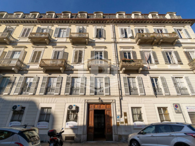 Pentalocale in Via Vittorio Amedeo II (TO)