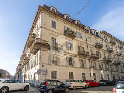 Pentalocale in Via Vittorio Amedeo II (TO)