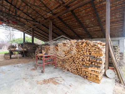 Cascinale con terreno edificabile in Loc. Vastalla, Ciriè (TO)