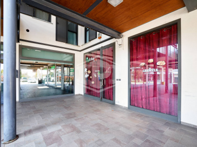 Negozio in Via Mazzini, Valperga (TO)