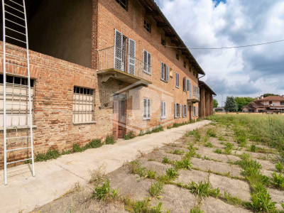 Rustico con terreno in Via San Giovanni, Riva presso Chieri (TO)