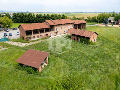 Rustico con terreno in Via San Giovanni, Riva presso Chieri (TO)