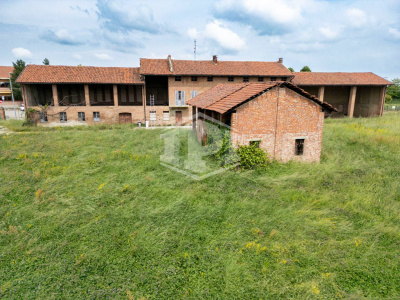 Rustico con terreno in Via San Giovanni, Riva presso Chieri (TO)