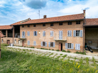 Rustico con terreno in Via San Giovanni, Riva presso Chieri (TO)