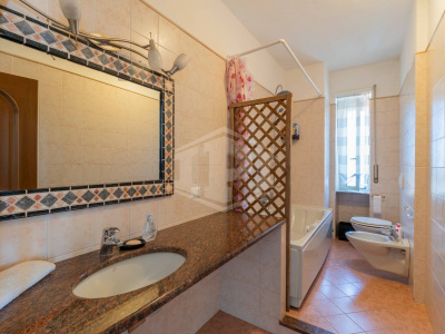 Trilocale con terrazzo in Via Dante, Ciriè (TO)