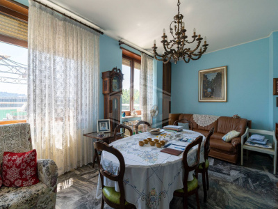 Quadrilocale con terrazzo in Via Ventimiglia (TO)