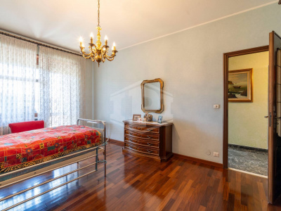 Quadrilocale con terrazzo in Via Ventimiglia (TO)