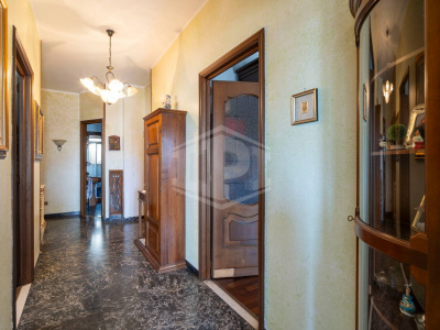 Quadrilocale con terrazzo in Via Ventimiglia (TO)