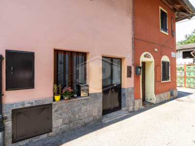 Casa semindipendente a reddito in Via della Consolata, Collegno (TO)
