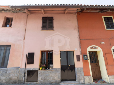 Casa semindipendente a reddito in Via della Consolata, Collegno (TO)