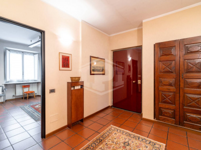 Pentalocale in Via Cavour, Torino (TO)