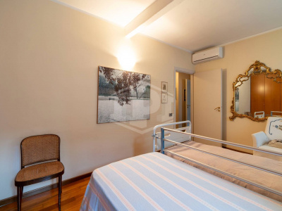 Pentalocale in Via Cavour, Torino (TO)