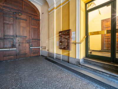 Pentalocale in Via Cavour, Torino (TO)