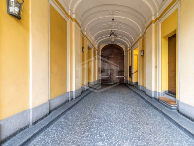 Pentalocale in Via Cavour, Torino (TO)