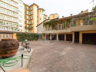 Pentalocale in Via Cavour, Torino (TO)