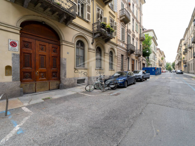 Pentalocale in Via Cavour, Torino (TO)
