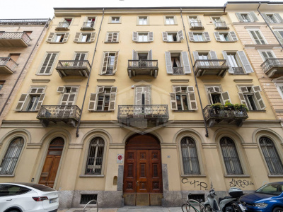 Pentalocale in Via Cavour, Torino (TO)
