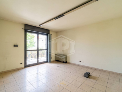 Ufficio trasformabile in appartamento in Via Gallo Pecca, Rivarolo Canavese (TO)