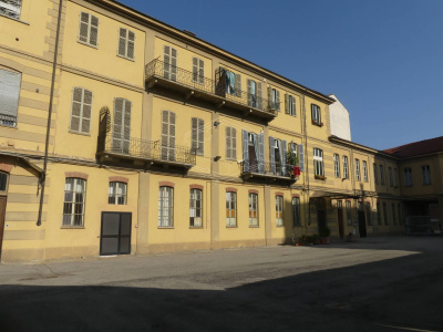 Stabile con possibilità edificatoria in Viale Fasano, Chieri (TO)