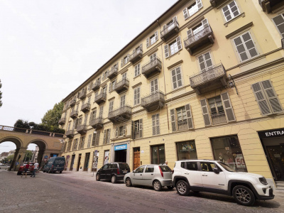 Trilocale in Palazzo Lagrange , Piazza Carlo Felice (TO)
